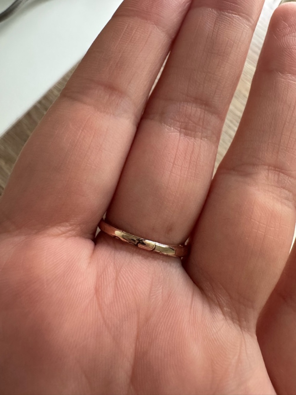Minimal V-Shape Ring - Picture 3 of 3